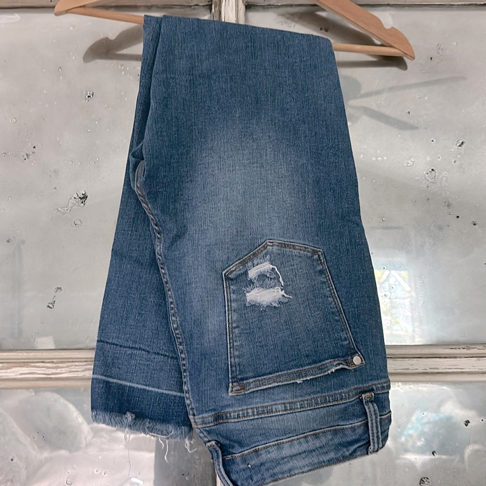 Judy Blue skinny fit stretch size 15/32 distressed blue jeans